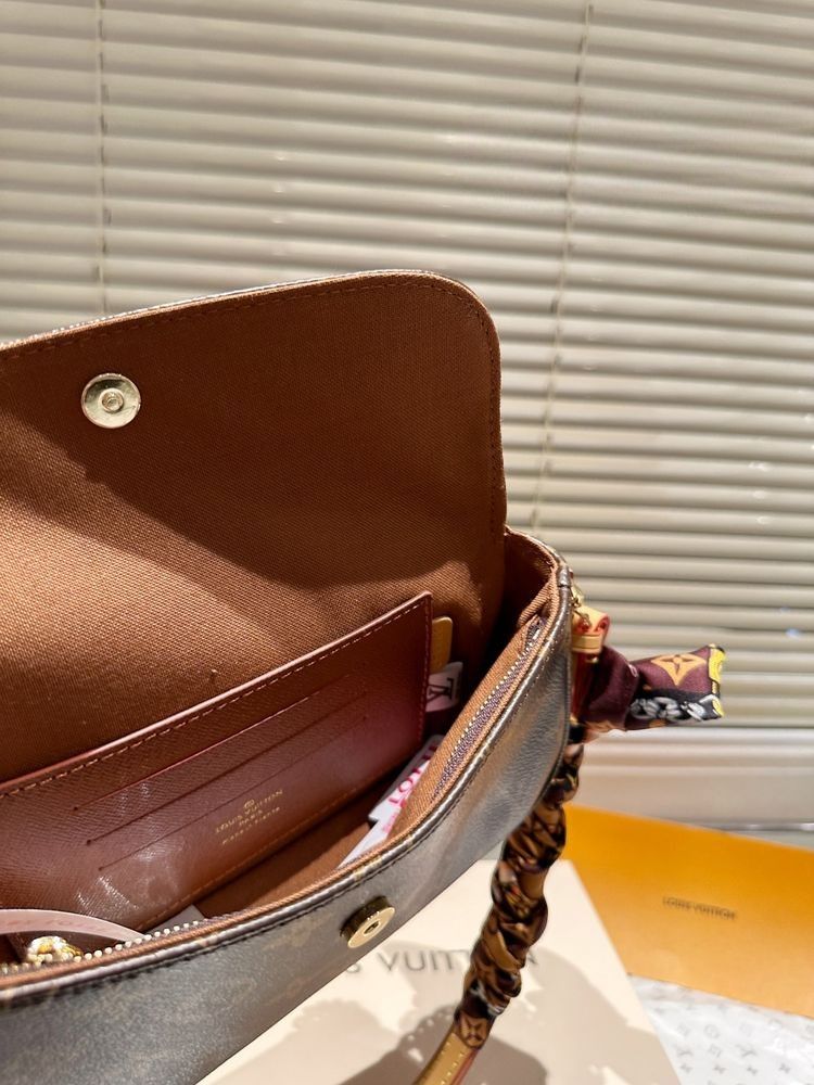 Modern Luxury Daily Bag L4884 FSC Modern Luxury Daily Bag L4884 FSC