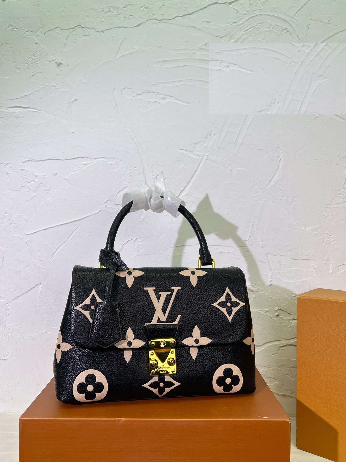 Modern Luxury Daily Bag L4479 FSC Modern Luxury Daily Bag L4479 FSC