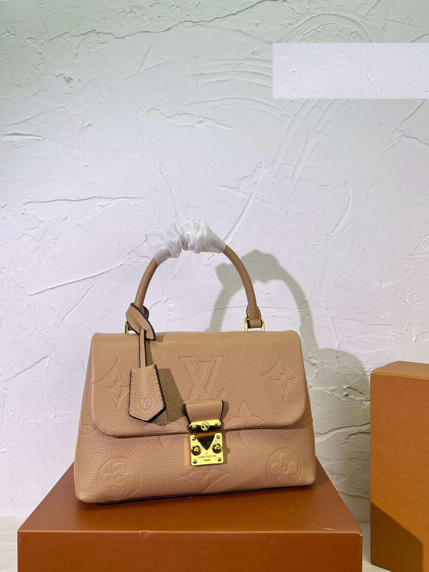 Modern Luxury Daily Bag L4479 FSC Modern Luxury Daily Bag L4479 FSC