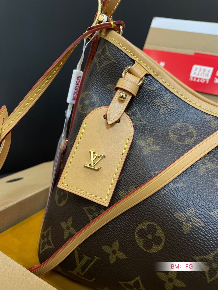 Modern Luxury Daily Bag L4985 FSC Modern Luxury Daily Bag L4985 FSC