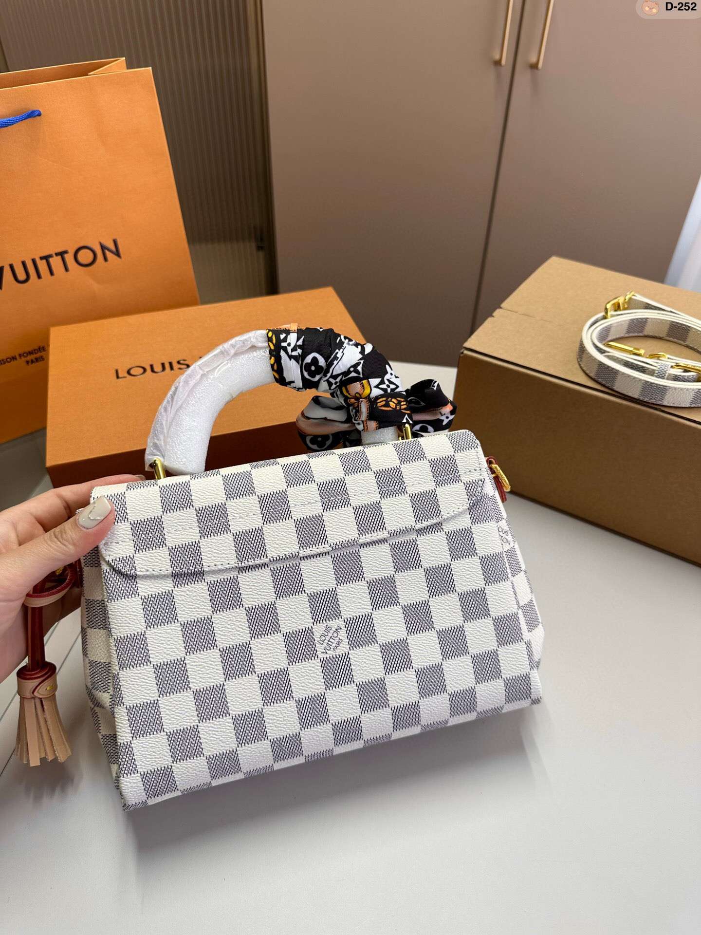 Modern Luxury Daily Bag L4430 FSC Modern Luxury Daily Bag L4430 FSC