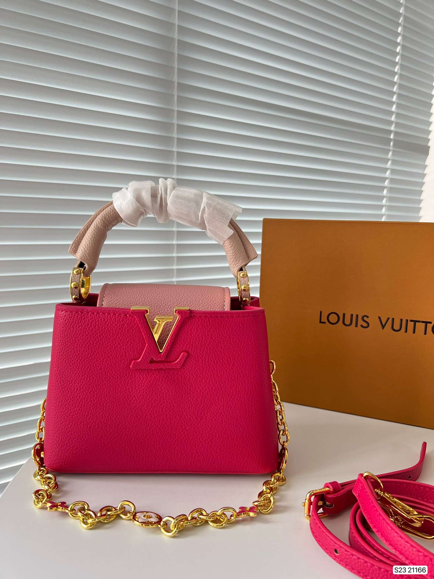 Modern Luxury Daily Bag L4489 FSC Modern Luxury Daily Bag L4489 FSC