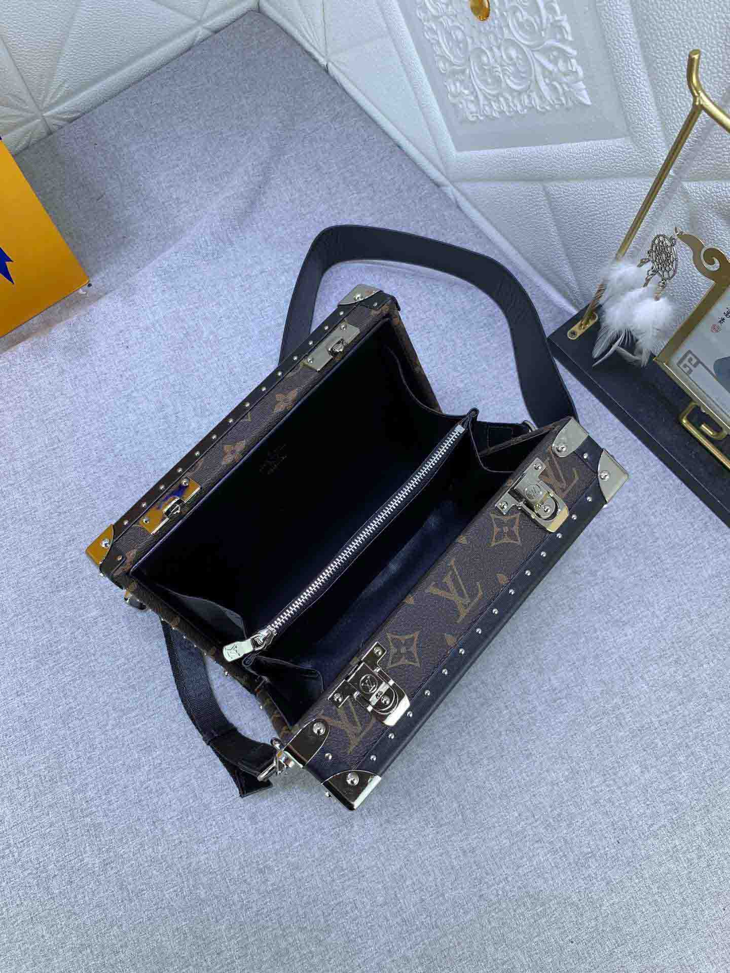 New Fashion L*V Handbag 927 QA