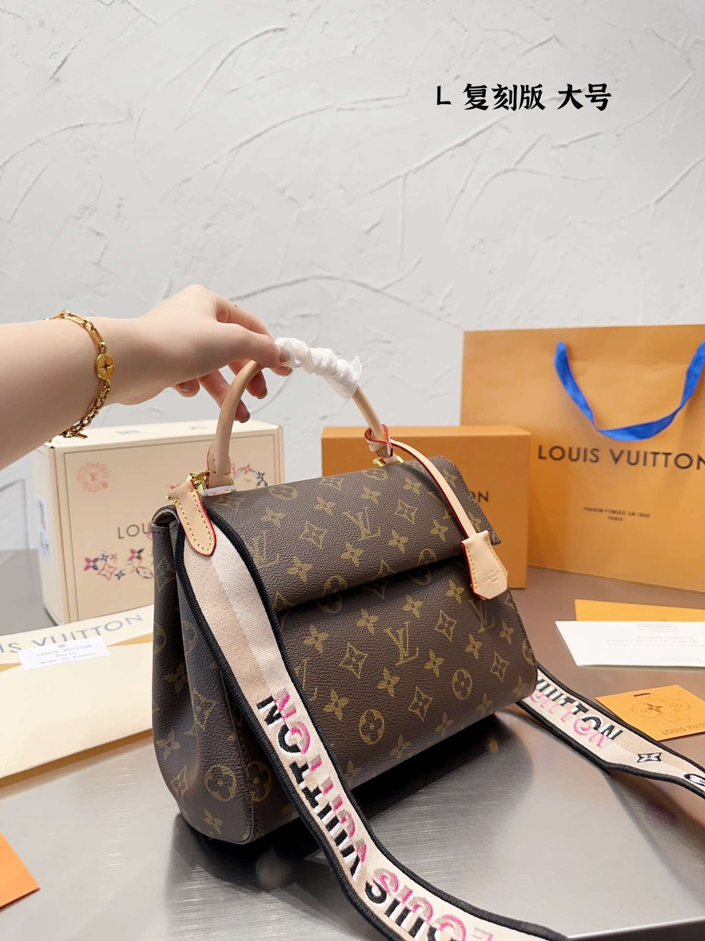 Modern Luxury Daily Bag L4473 FSC Modern Luxury Daily Bag L4473 FSC