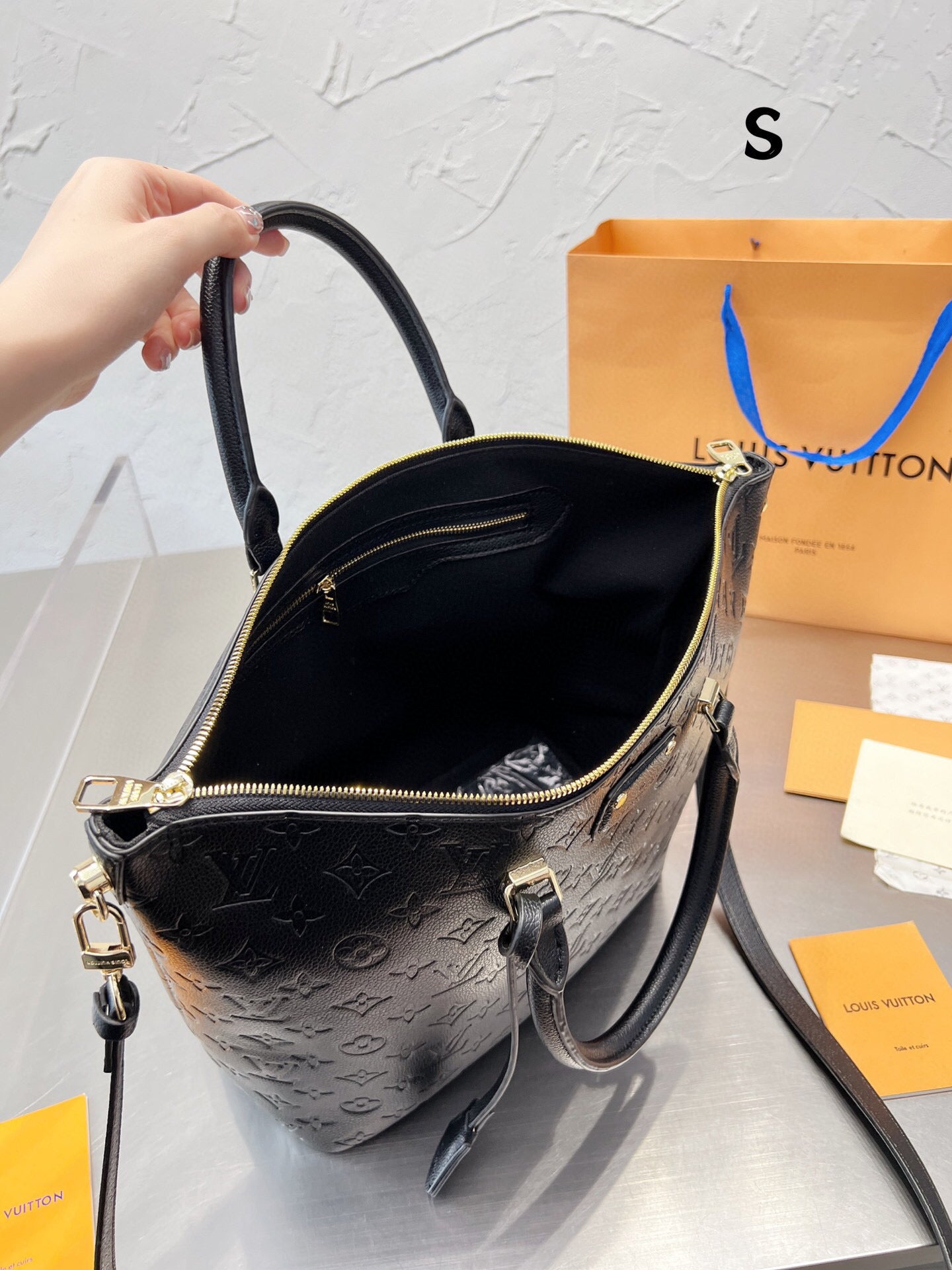 Modern Luxury Daily Bag L3317 FSC
