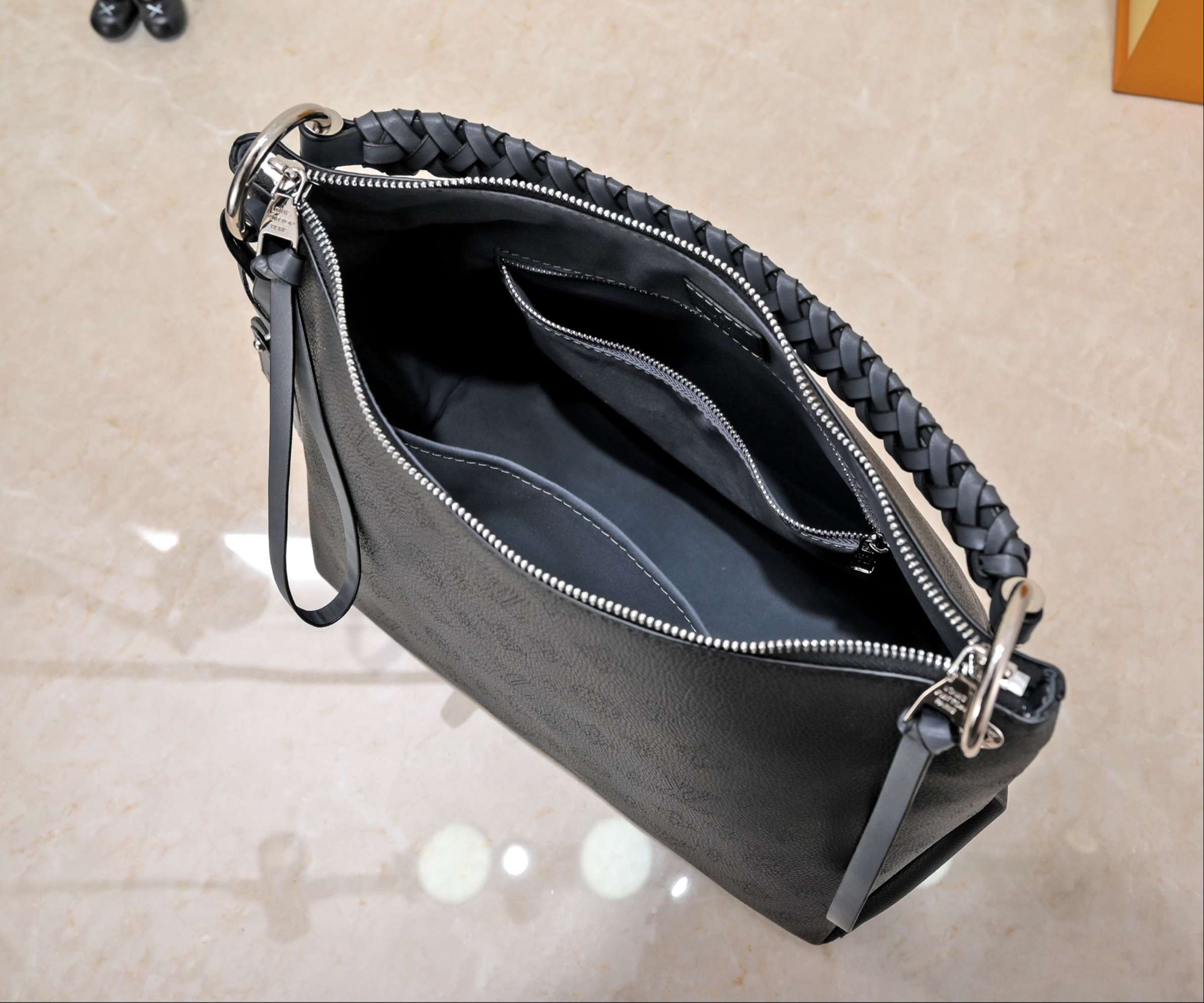 New Fashion L*V Handbag 1025 QA