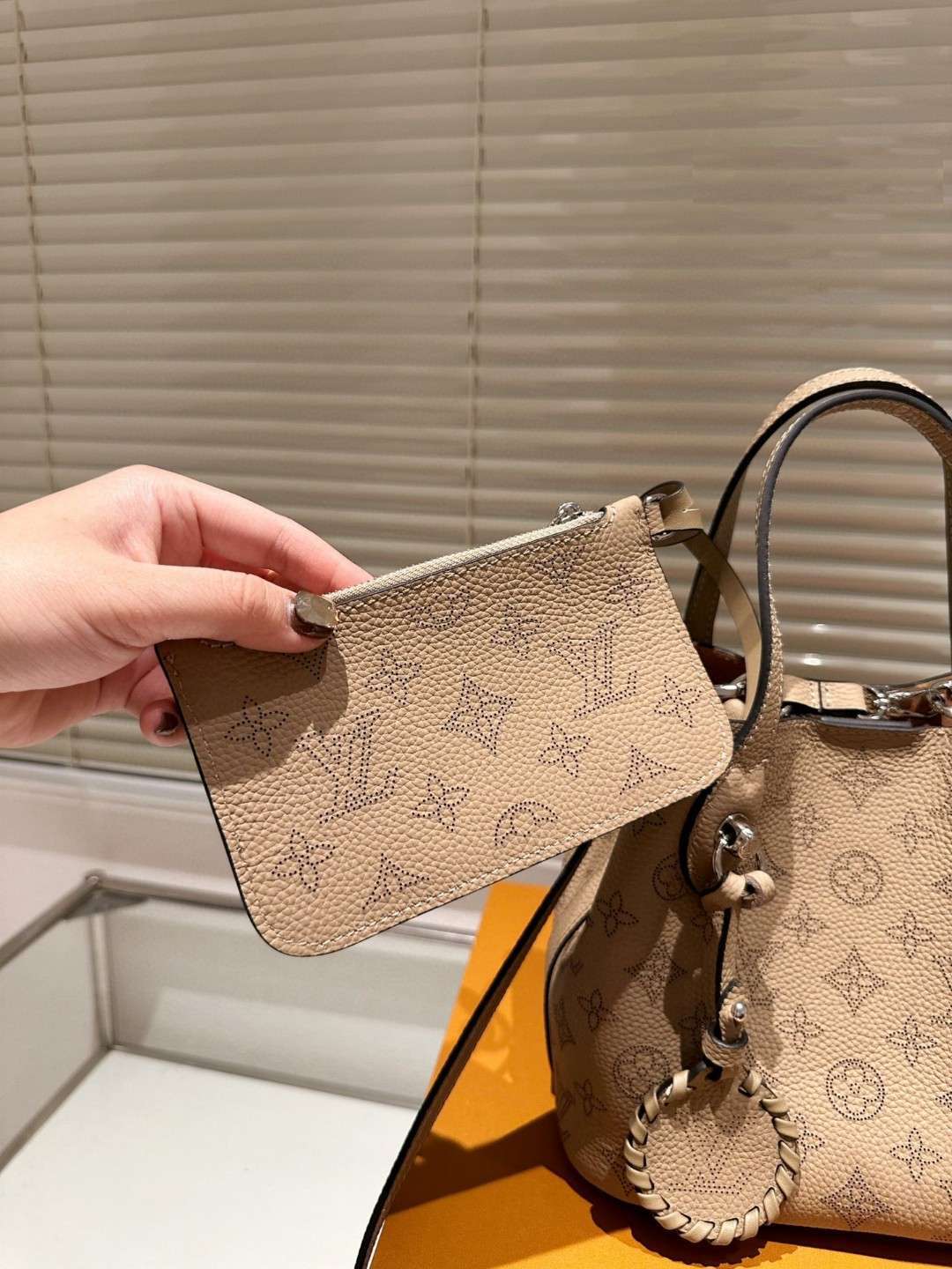 New Fashion L*V Handbag 1158 QA