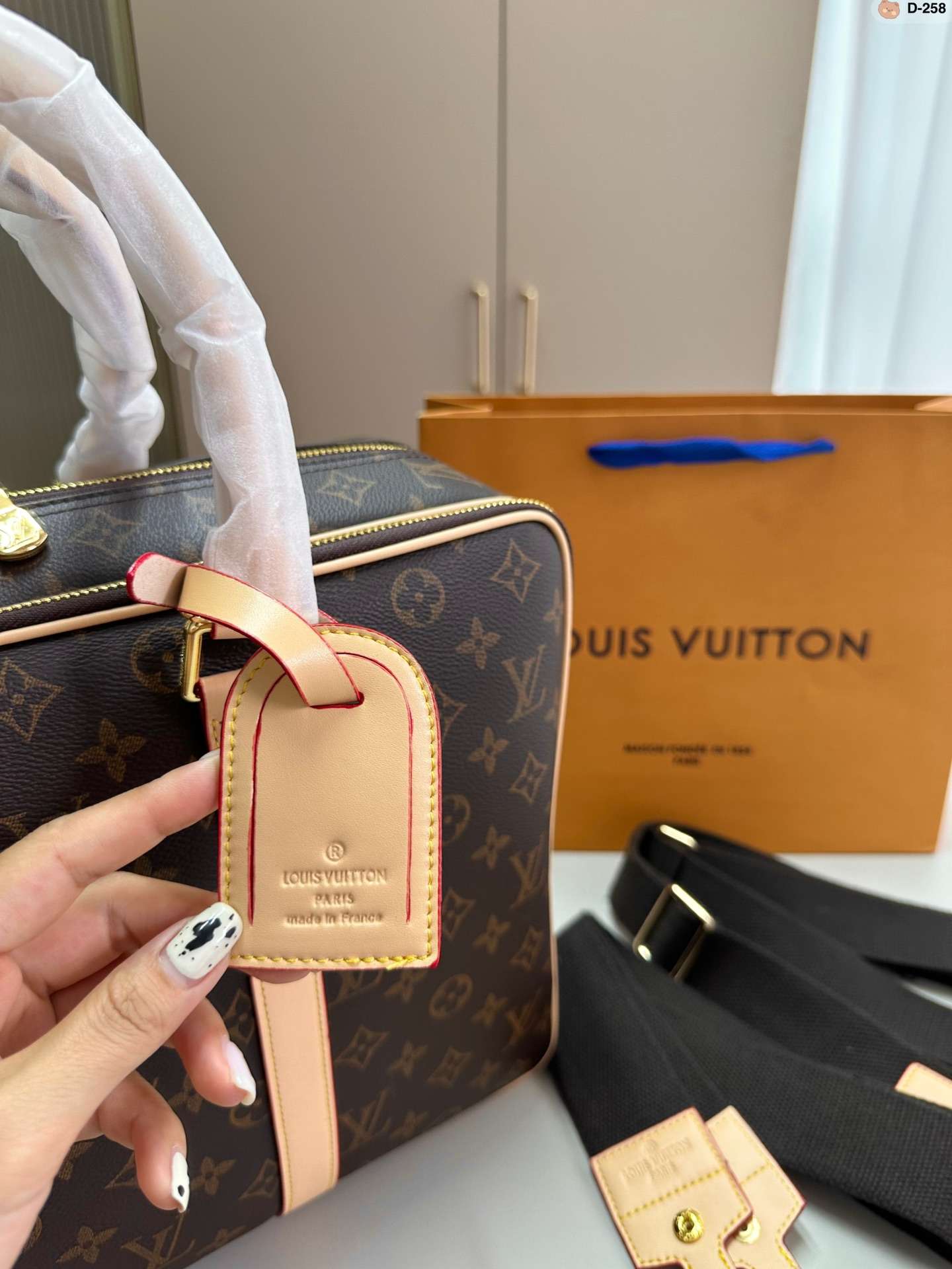 Modern Luxury Daily Bag L4522 FSC Modern Luxury Daily Bag L4522 FSC