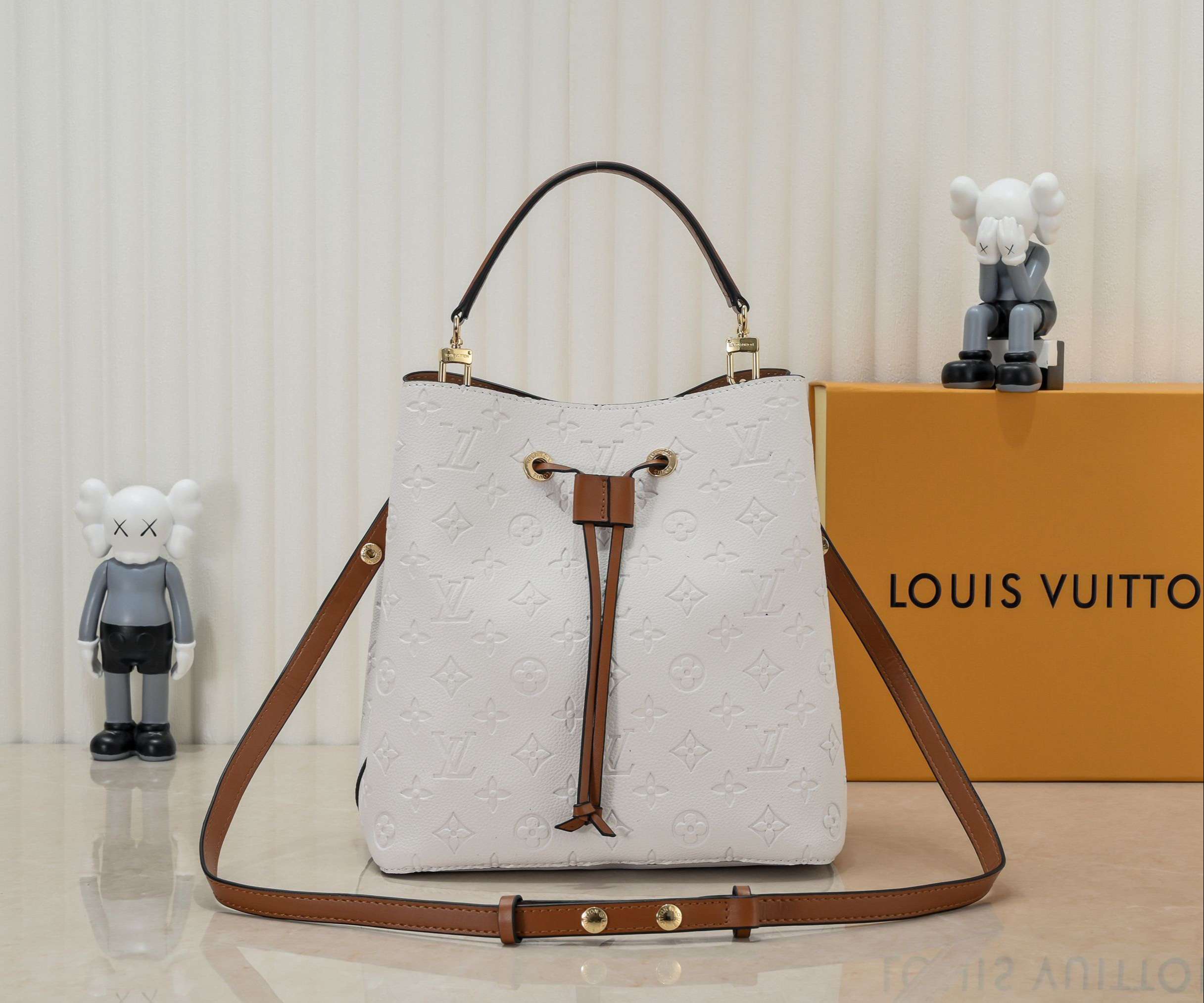 New Fashion L*V Handbag 998 QA