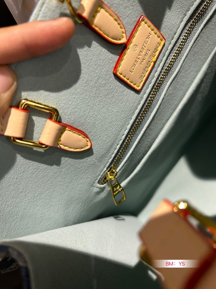 Modern Luxury Daily Bag L4894 FSC Modern Luxury Daily Bag L4894 FSC