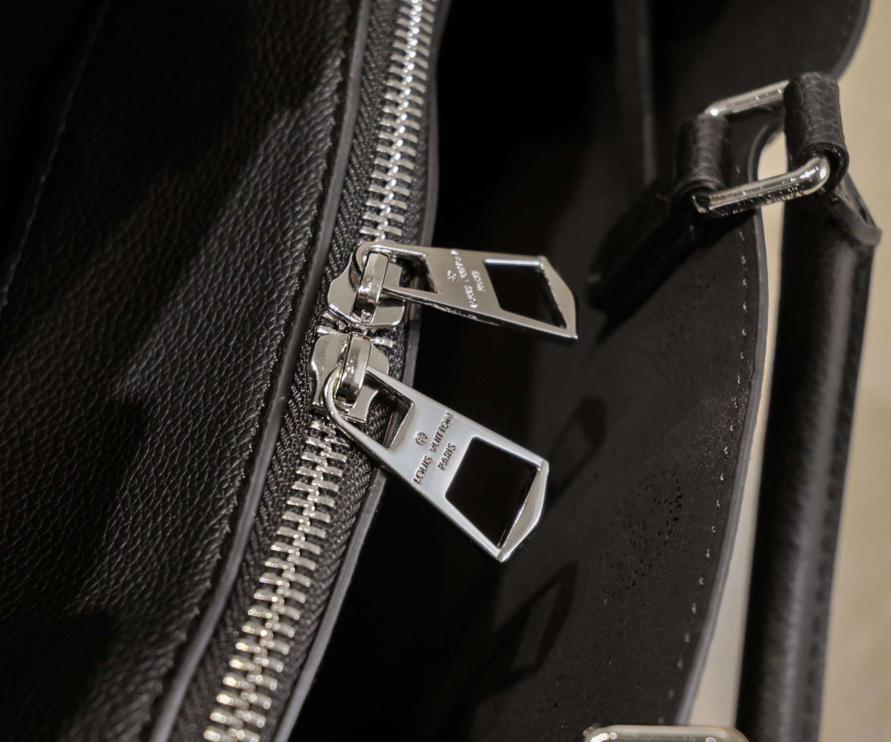 New Fashion L*V Handbag 976 QA