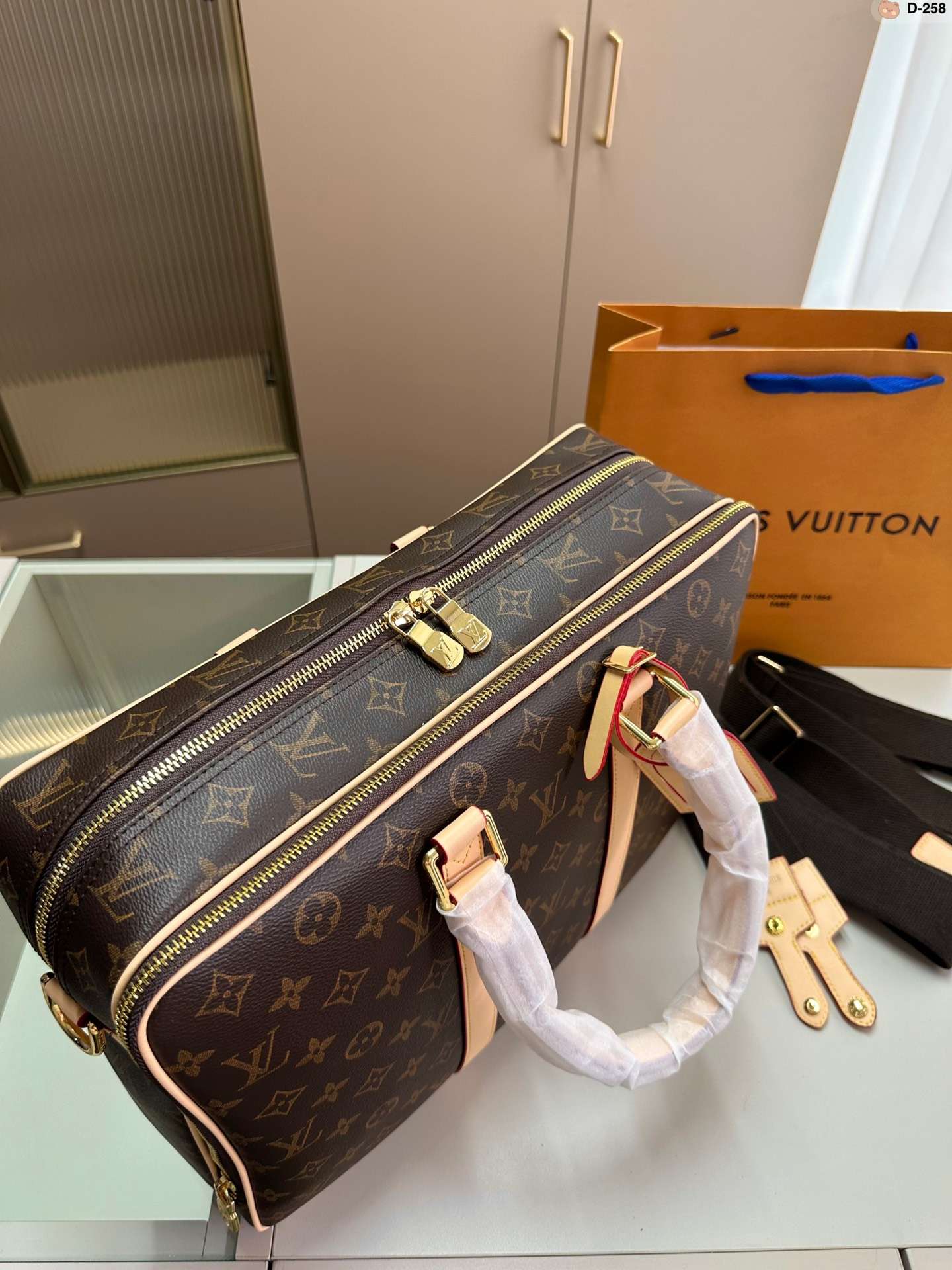 Modern Luxury Daily Bag L4522 FSC Modern Luxury Daily Bag L4522 FSC