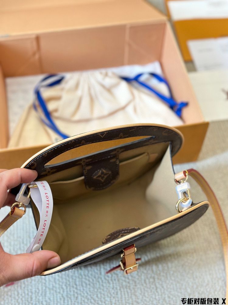 Modern Luxury Daily Bag L4874 FSC Modern Luxury Daily Bag L4874 FSC