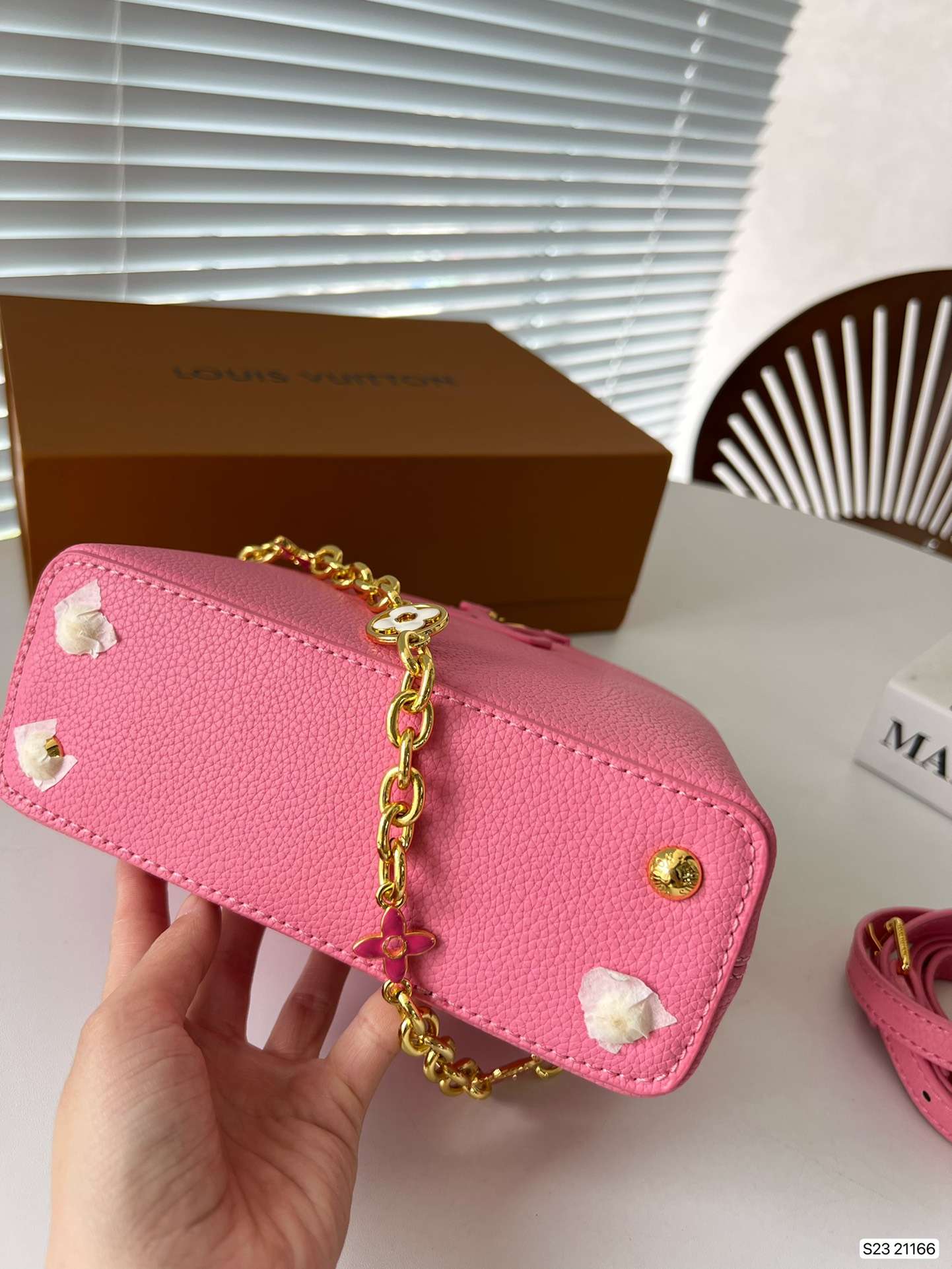 Modern Luxury Daily Bag L4489 FSC Modern Luxury Daily Bag L4489 FSC