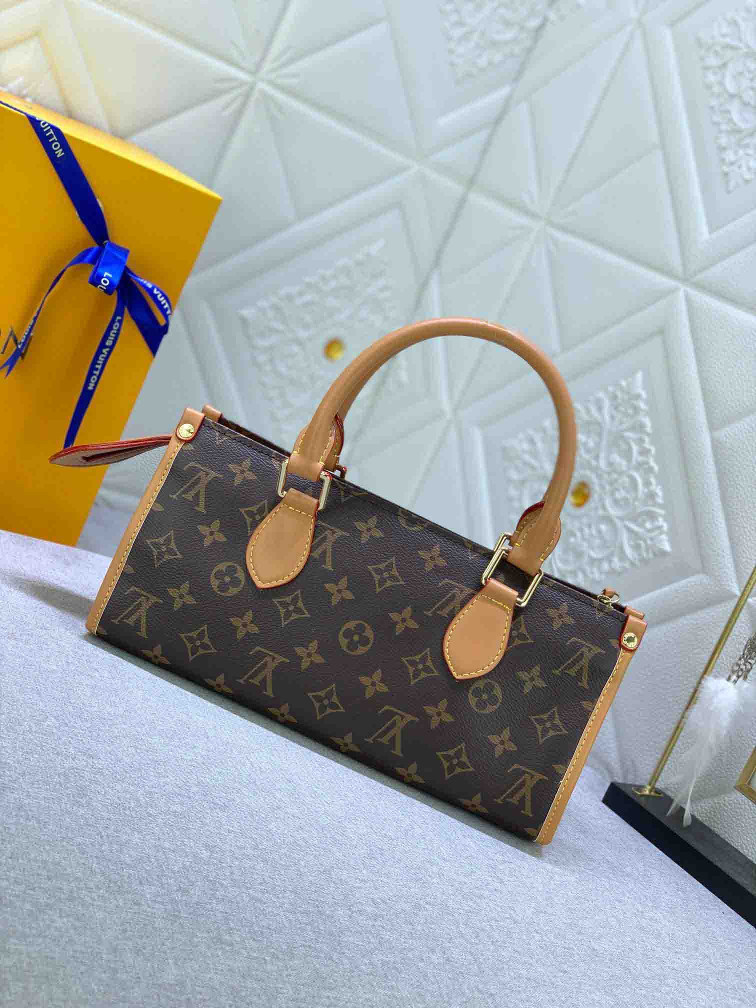 New Fashion L*V Handbag 926 QA