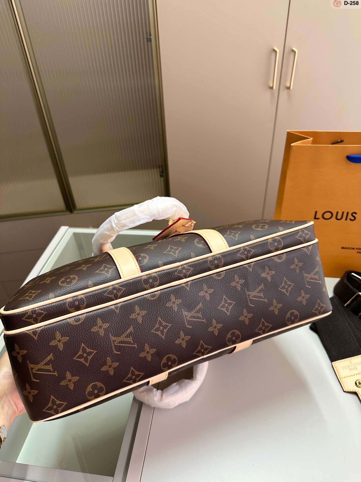 Modern Luxury Daily Bag L4522 FSC Modern Luxury Daily Bag L4522 FSC