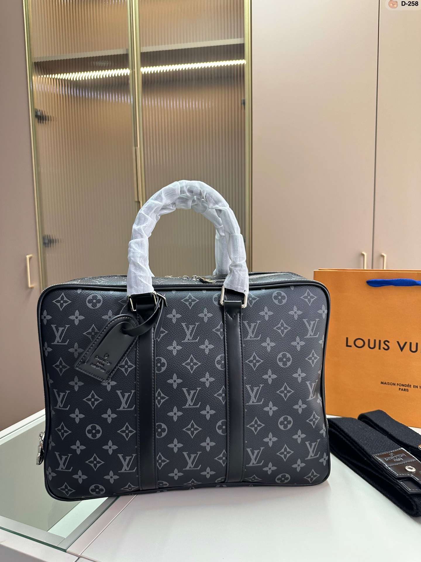 Modern Luxury Daily Bag L4522 FSC Modern Luxury Daily Bag L4522 FSC