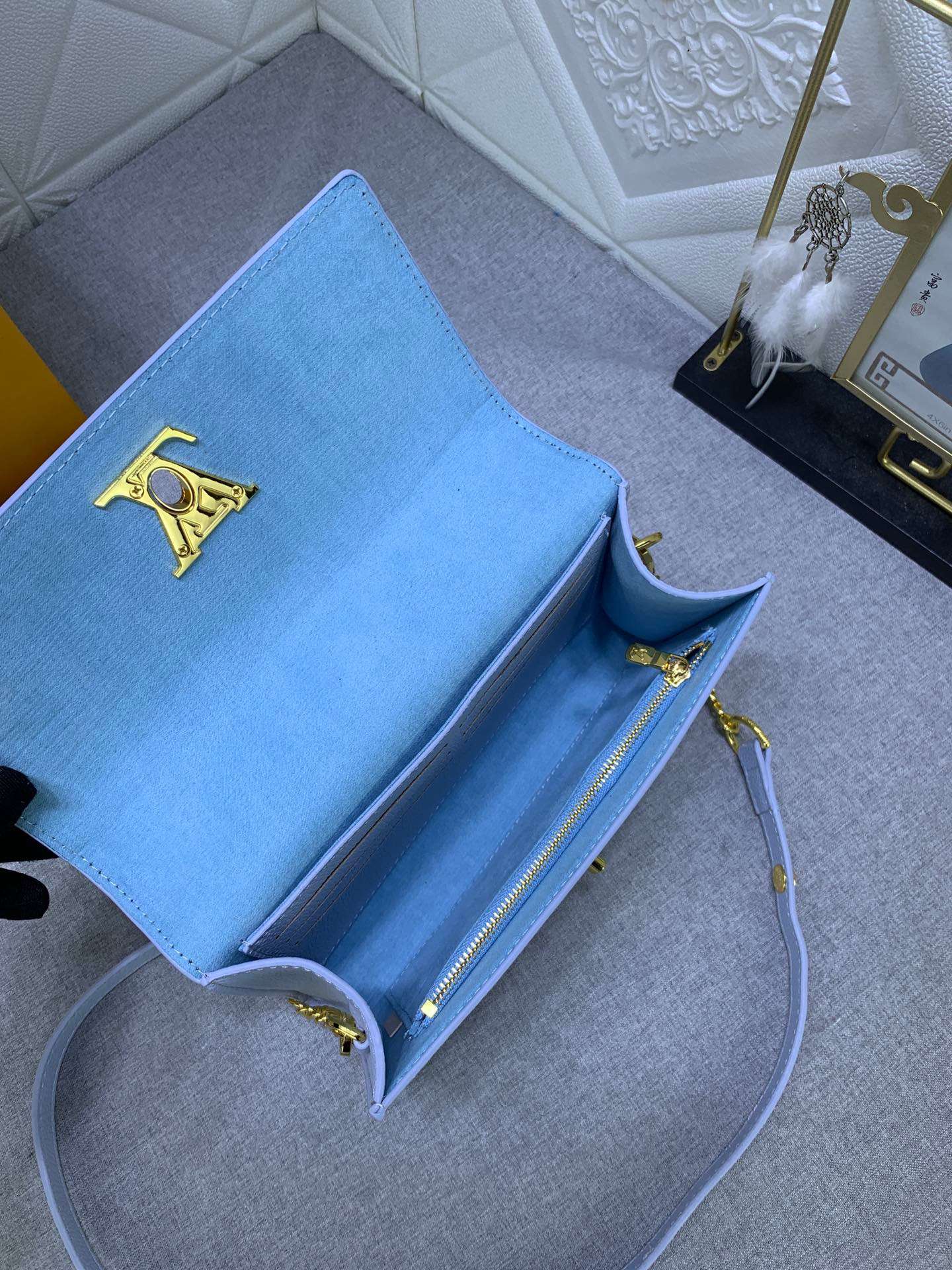 New Fashion L*V Handbag 1017 QA