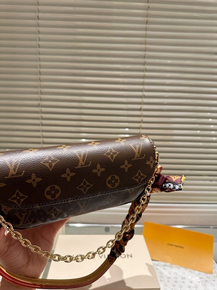 Modern Luxury Daily Bag L4884 FSC Modern Luxury Daily Bag L4884 FSC
