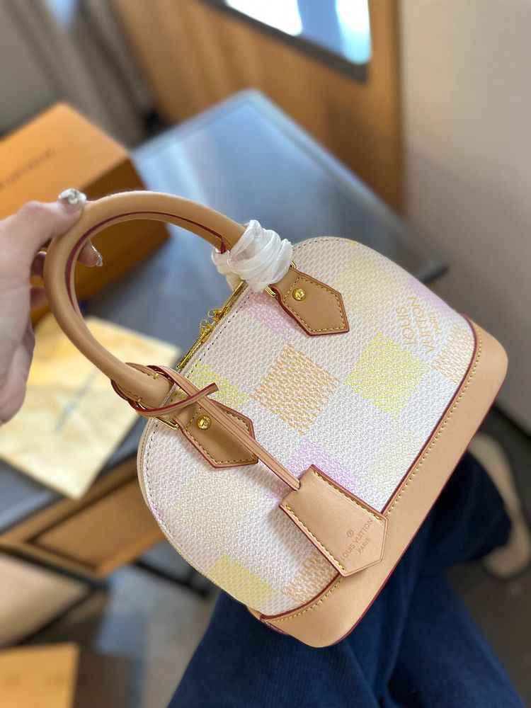 Modern Luxury Daily Bag L4873 FSC Modern Luxury Daily Bag L4873 FSC