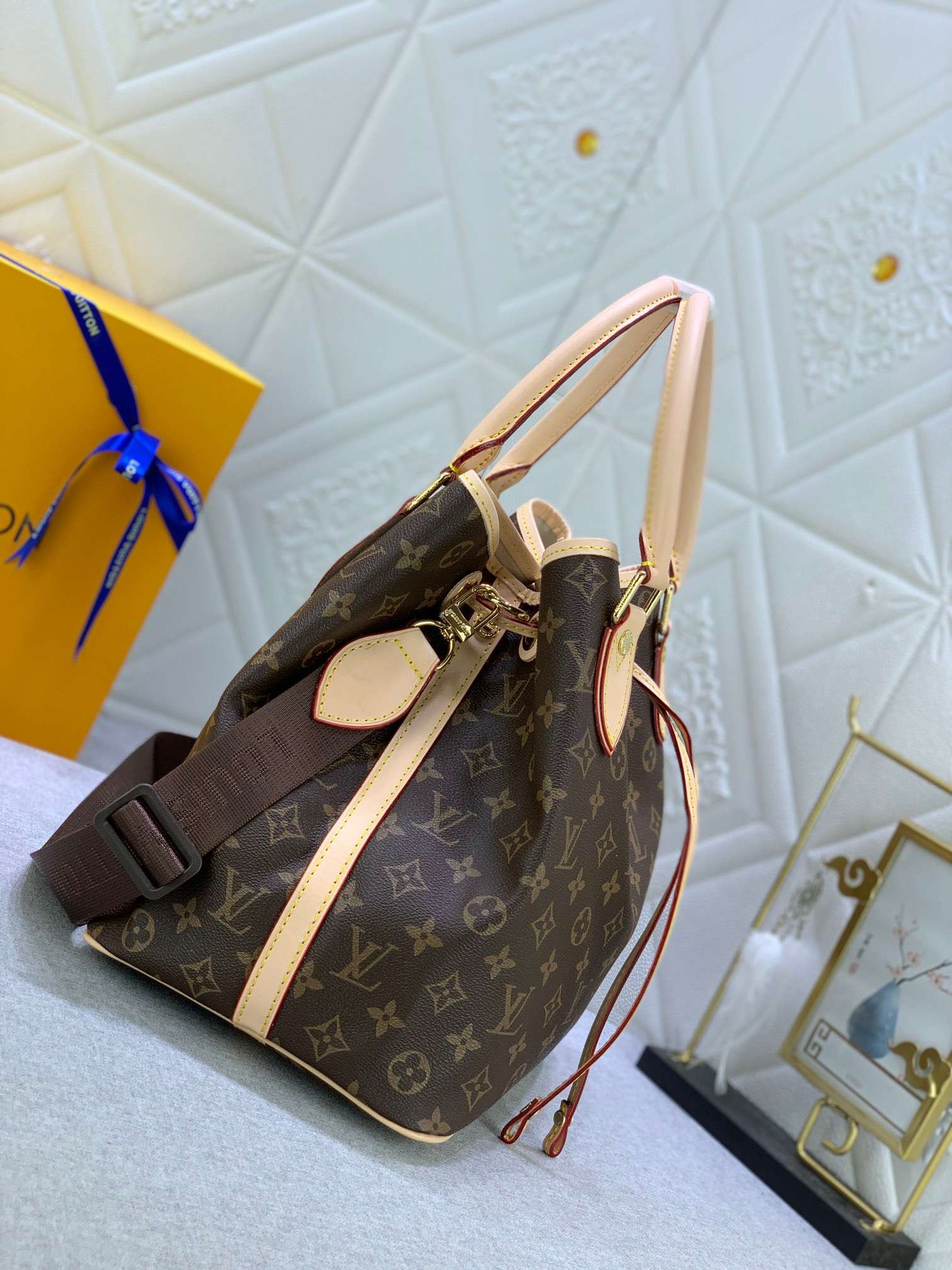 New Fashion L*V Handbag 931 QA