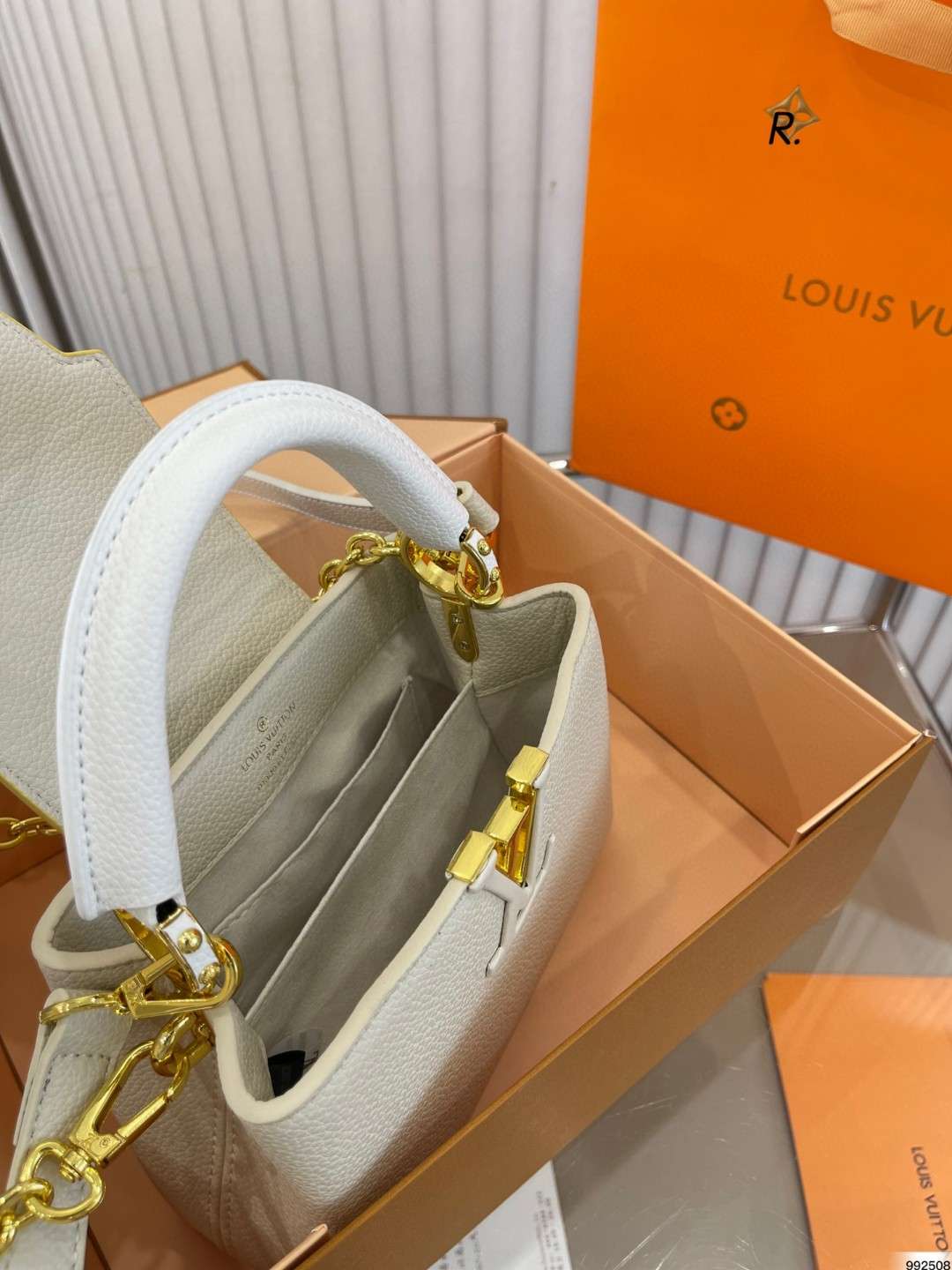 Modern Luxury Daily Bag L4499 FSC Modern Luxury Daily Bag L4499 FSC