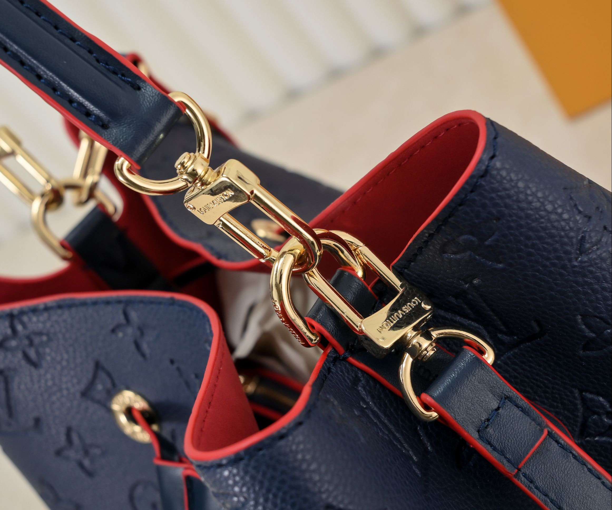 New Fashion L*V Handbag 998 QA
