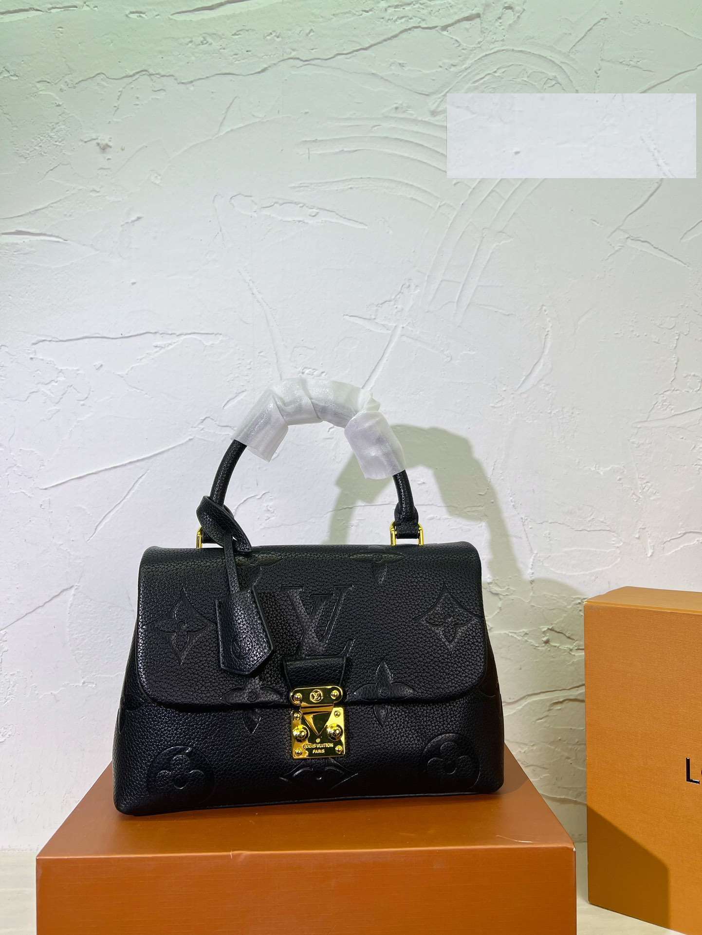 Modern Luxury Daily Bag L4479 FSC Modern Luxury Daily Bag L4479 FSC