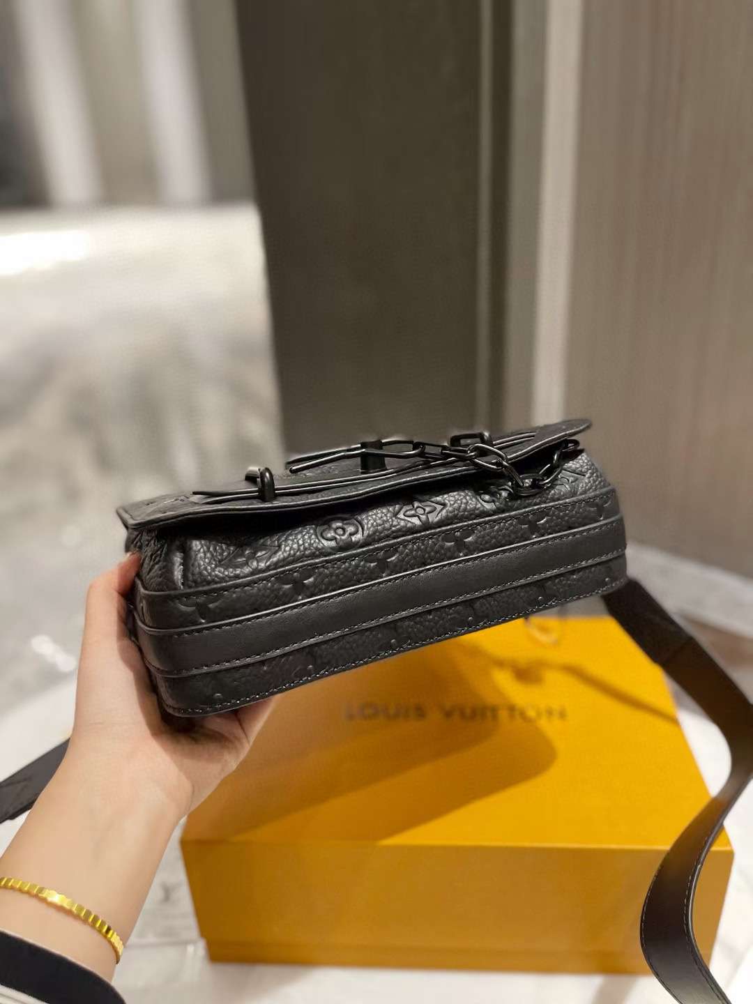 Modern Luxury Daily Bag L3845 FSC