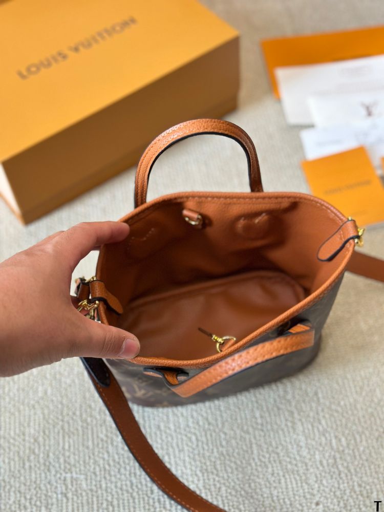 Modern Luxury Daily Bag L4986 FSC Modern Luxury Daily Bag L4986 FSC
