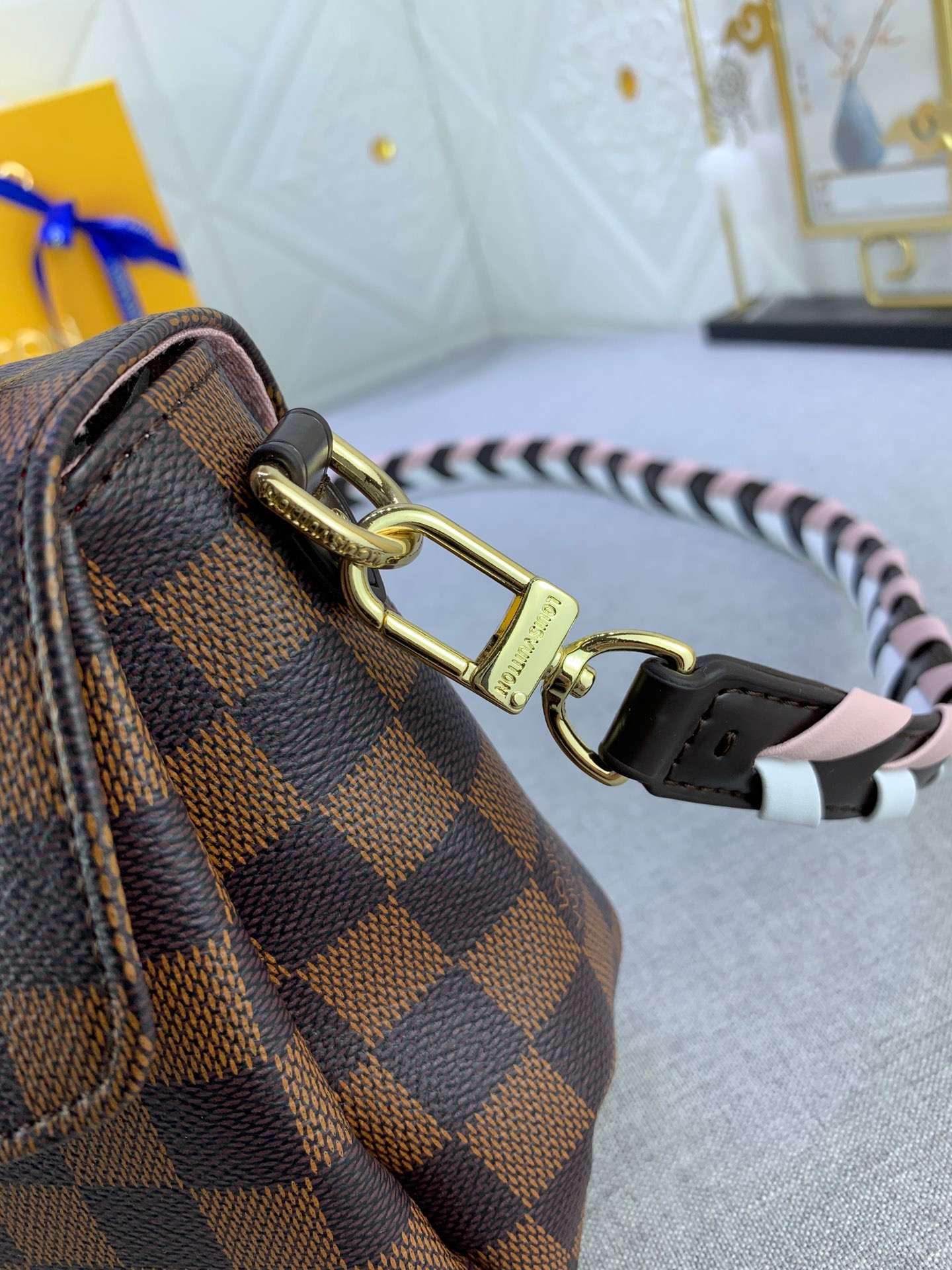 New Fashion L*V Handbag 1054 QA