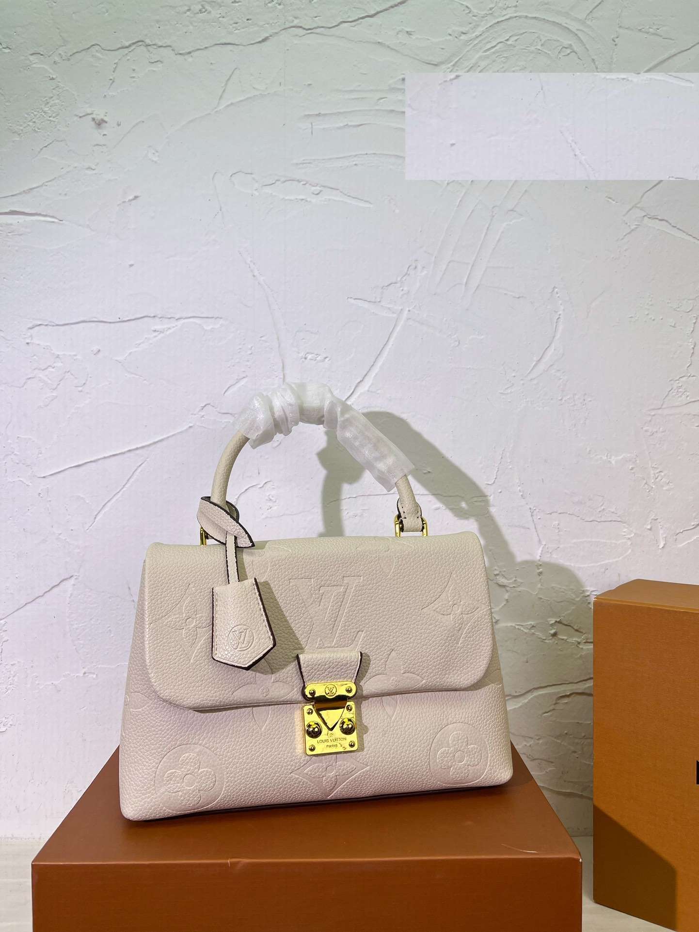 Modern Luxury Daily Bag L4479 FSC Modern Luxury Daily Bag L4479 FSC