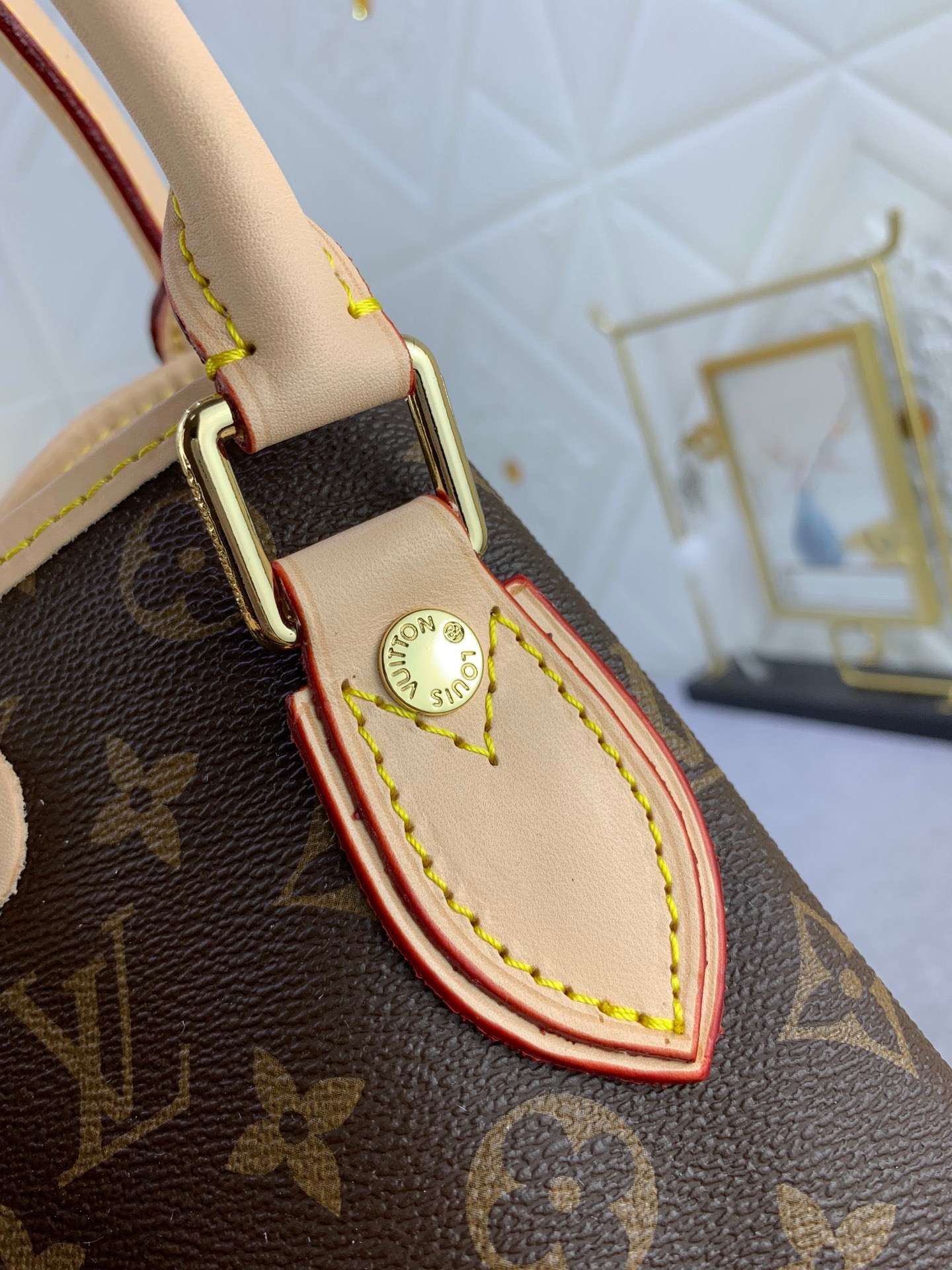 New Fashion L*V Handbag 931 QA
