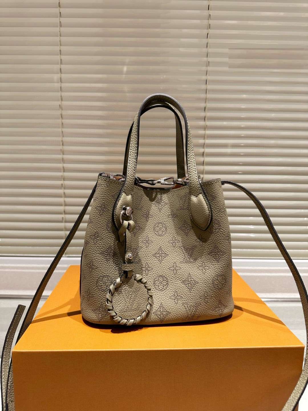 New Fashion L*V Handbag 1158 QA