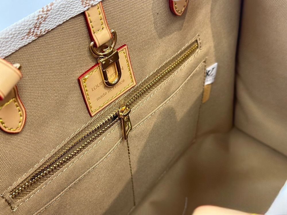 Modern Luxury Daily Bag L4876 FSC Modern Luxury Daily Bag L4876 FSC
