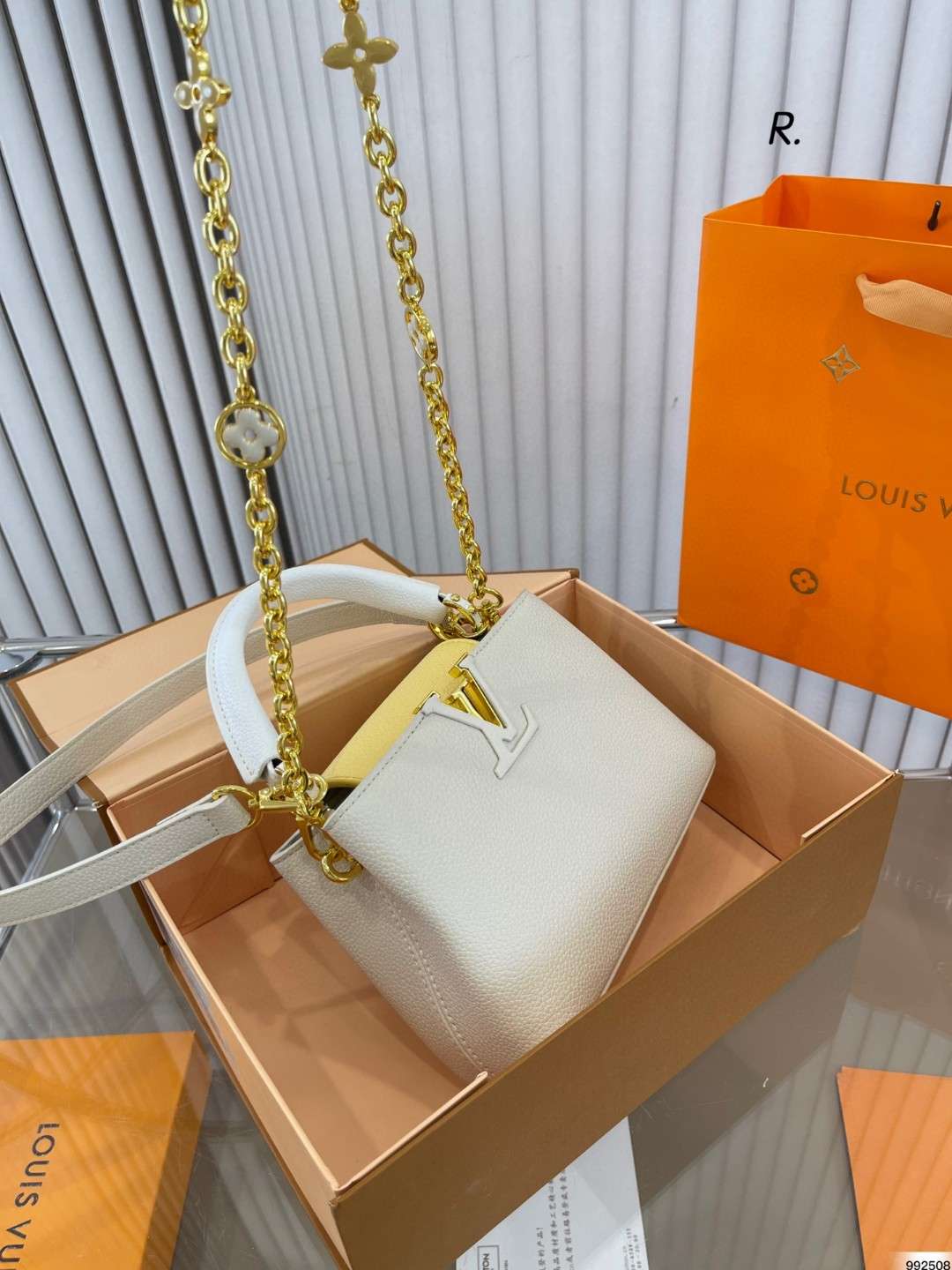 Modern Luxury Daily Bag L4499 FSC Modern Luxury Daily Bag L4499 FSC