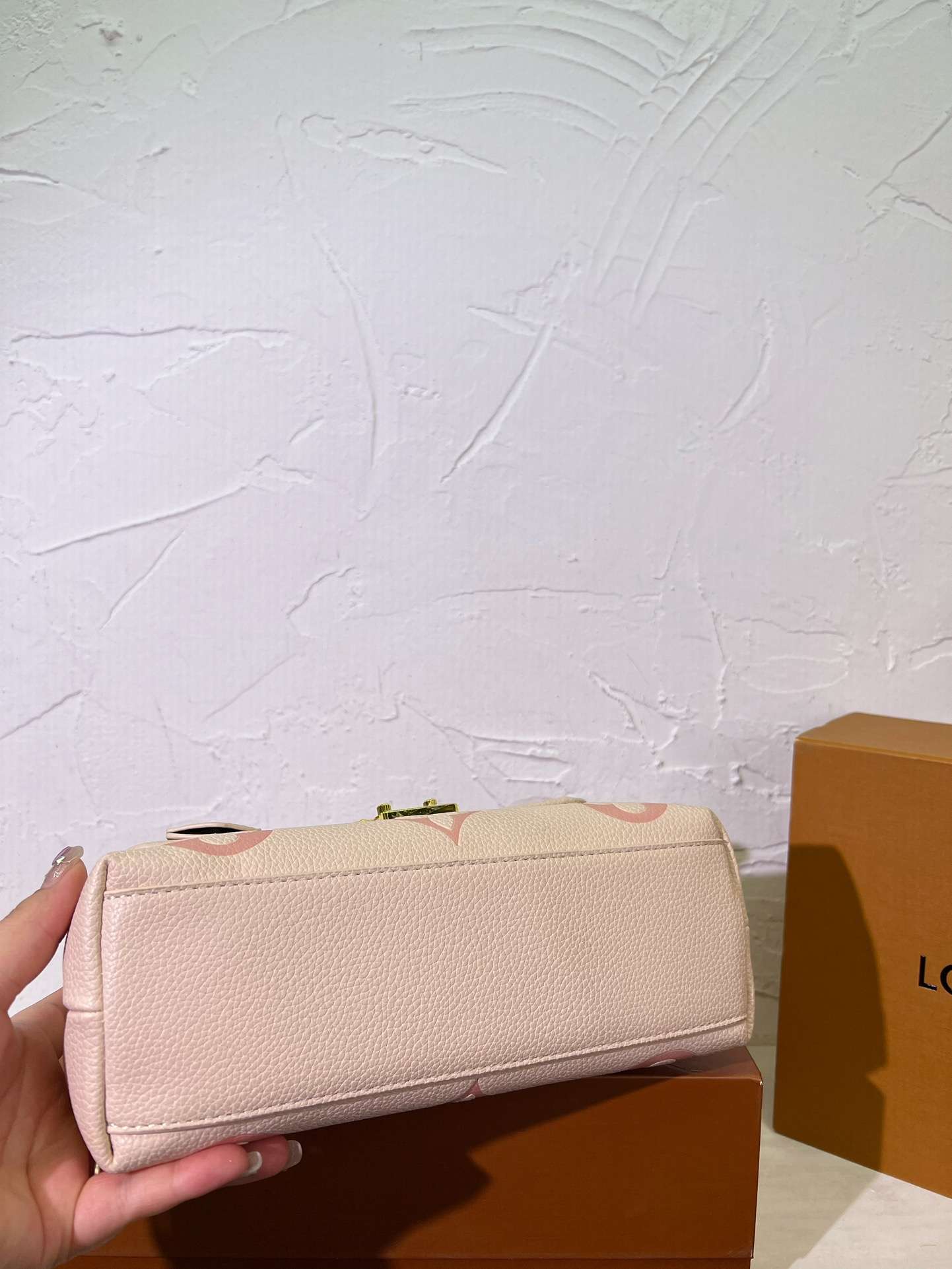 Modern Luxury Daily Bag L4479 FSC Modern Luxury Daily Bag L4479 FSC