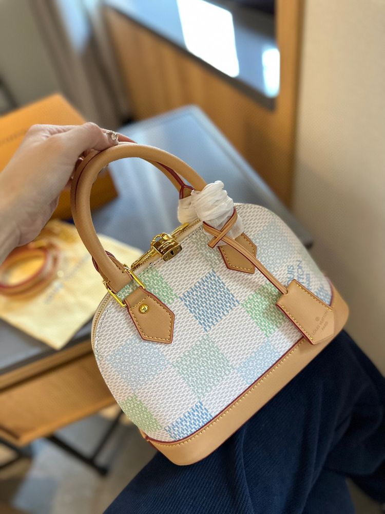 Modern Luxury Daily Bag L4873 FSC Modern Luxury Daily Bag L4873 FSC