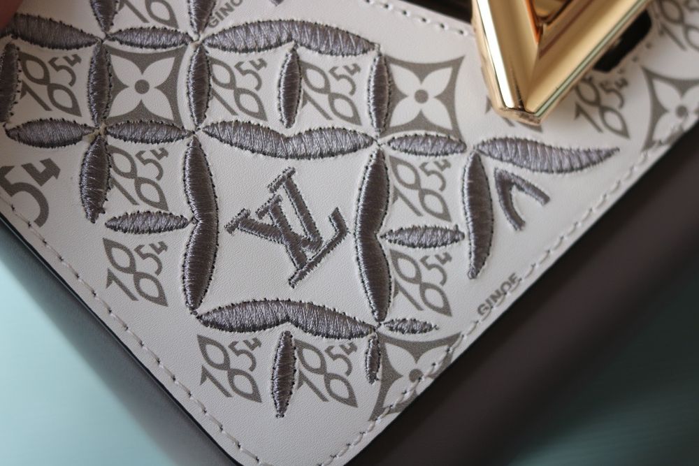 New Fashion L*V Handbag 1347 QA