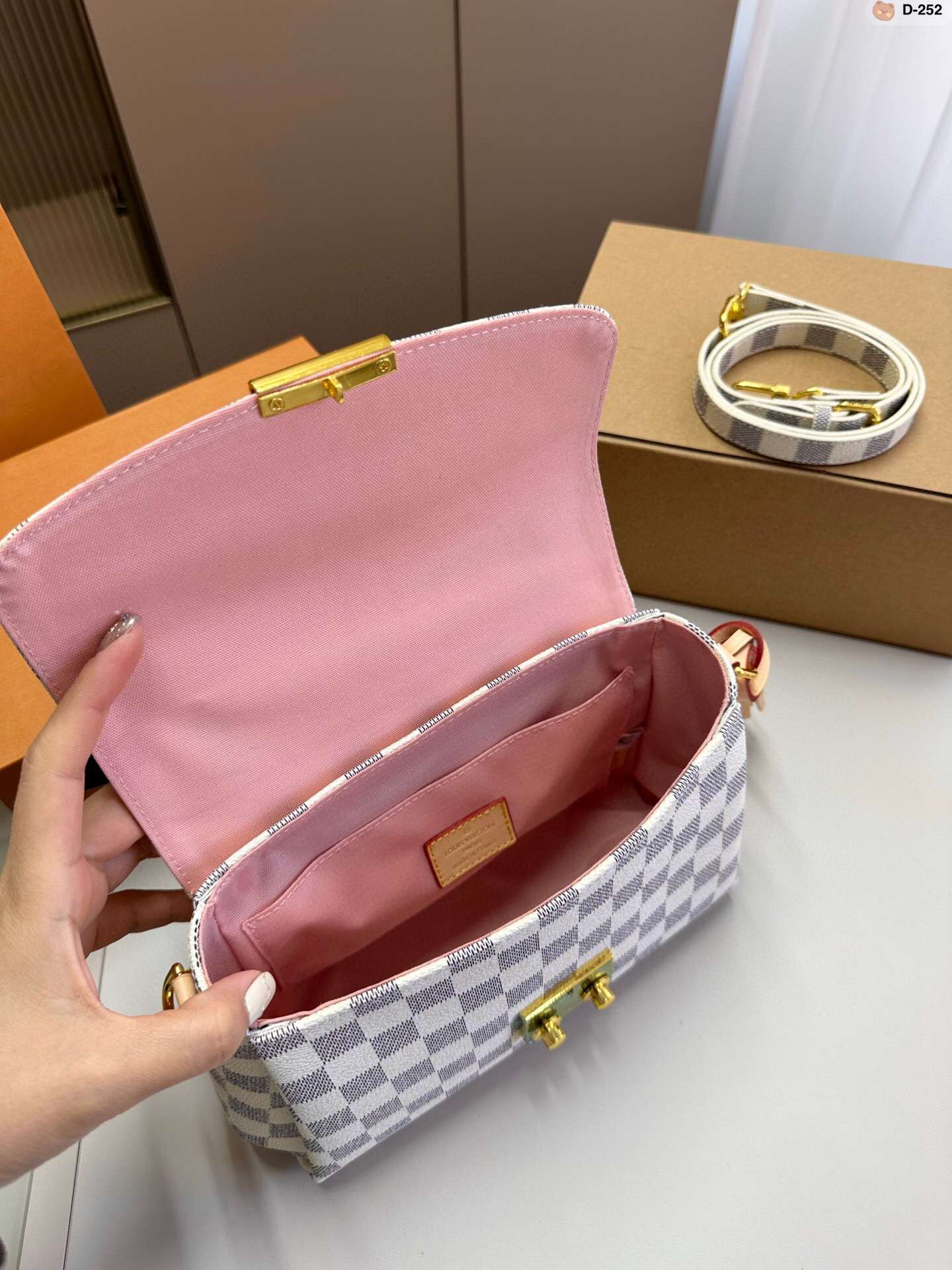 Modern Luxury Daily Bag L4430 FSC Modern Luxury Daily Bag L4430 FSC