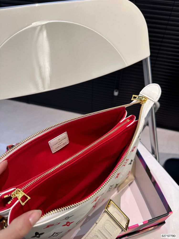 Modern Luxury Daily Bag L4886 FSC Modern Luxury Daily Bag L4886 FSC