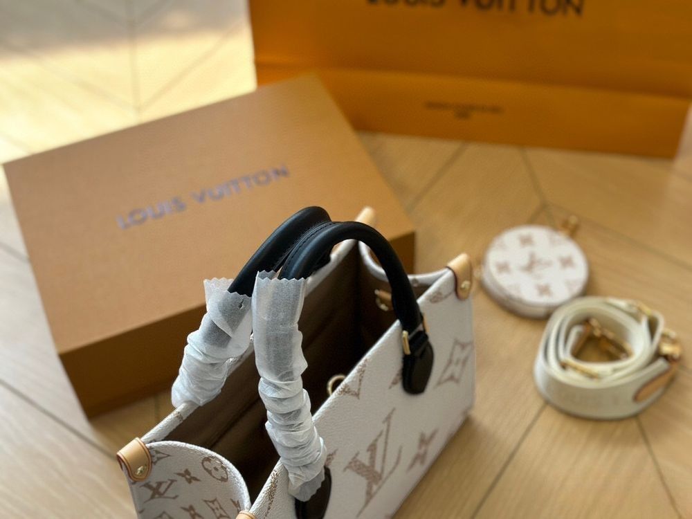 Modern Luxury Daily Bag L4875 FSC