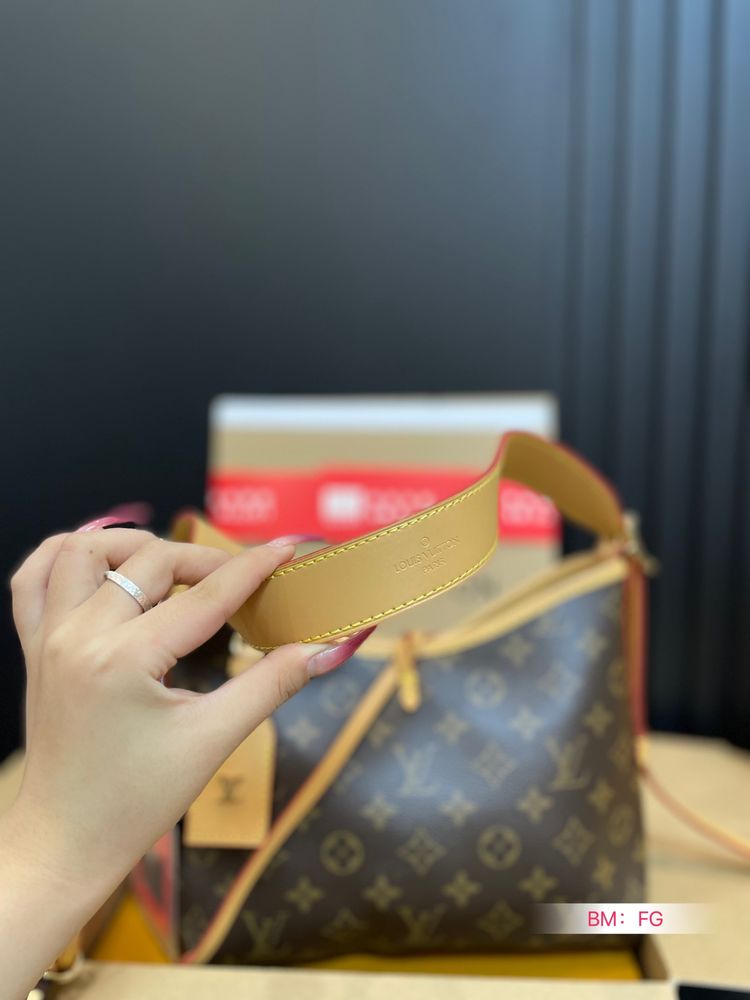 Modern Luxury Daily Bag L4985 FSC Modern Luxury Daily Bag L4985 FSC