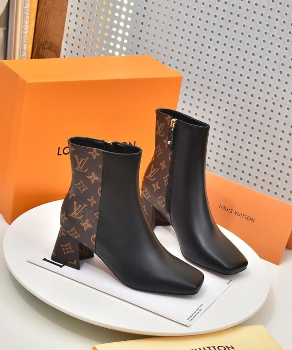 New Fashion LV Women Shoes 284 PA