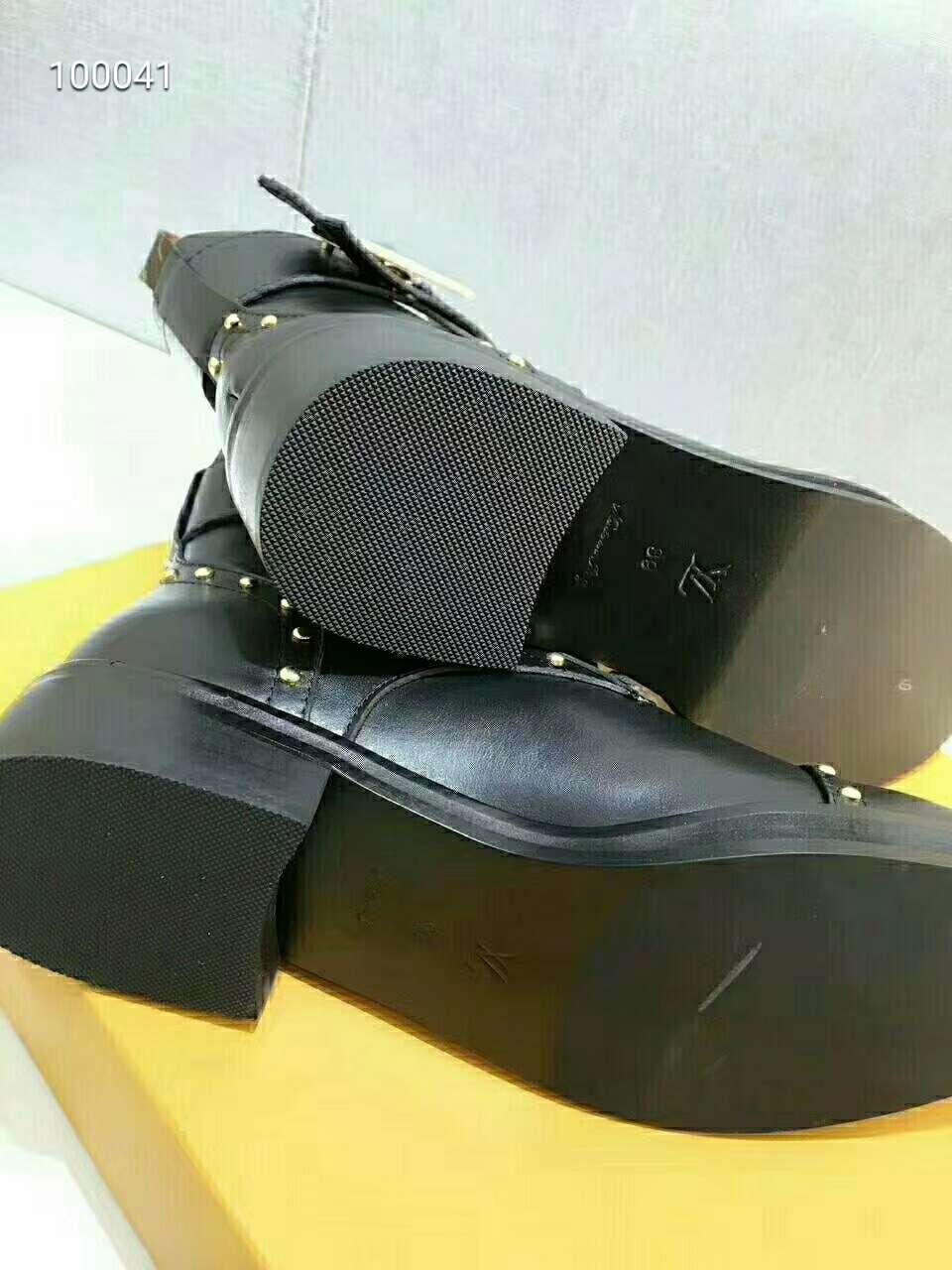 New Fashion LV Women Shoes L030
