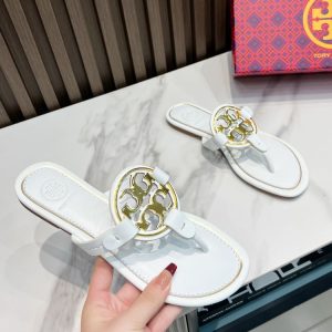 New Fashion LV Women Shoes 264 PA