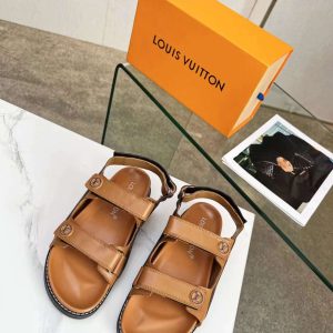 New Fashion LV Women Shoes 167 PA
