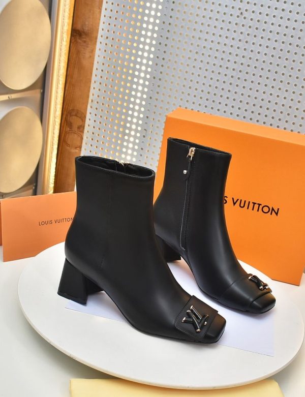 New Fashion LV Women Shoes 299 PA New Fashion LV Women Shoes 299 PA