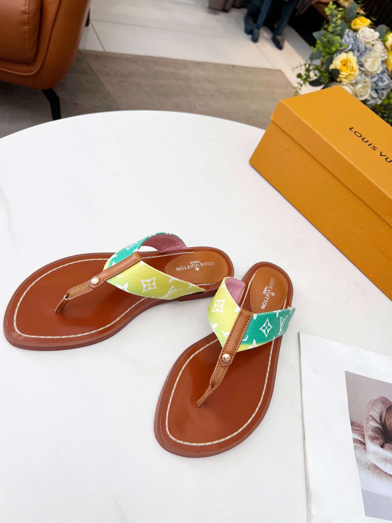 New Fashion LV Women Shoes L015
