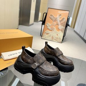 New Fashion LV Women Shoes 383 PA